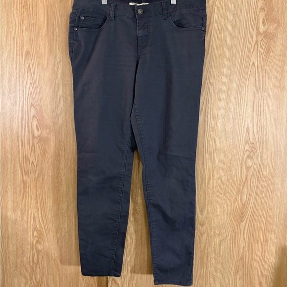 Forever 21 Charcoal Gray Stretch Denim Straight Leg Jeans - Picture 2 of 5